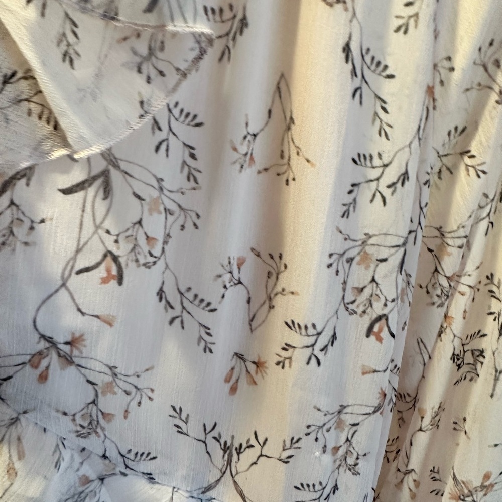 H&M Light Blush Sheer Floral V‑Neck Midi Dress - Picture 4 of 5